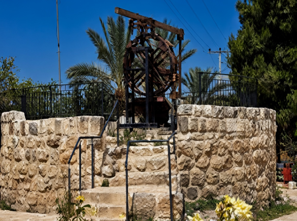 Image of old well in al-Damoun village